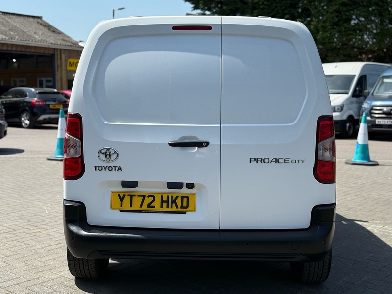 Toyota PROACE CITY BlueHDi Icon - U2331