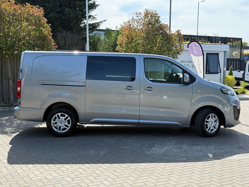 Vauxhall Vivaro Turbo D 3100 Sportive - U2350