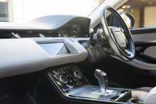 Land Rover Range Rover Evoque D180 R-Dynamic S - U1024