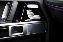Mercedes-Benz G Class G63 V8 BiTurbo AMG - U1094
