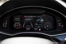 Audi RSQ8 TFSI V8 Vorsprung - U1142