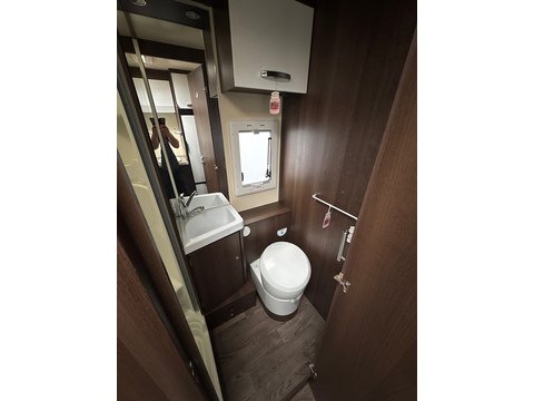 Roller Team Zafiro 675 Ford Transit 2.0 TDCI Coach Built 2000 Automatic Diesel