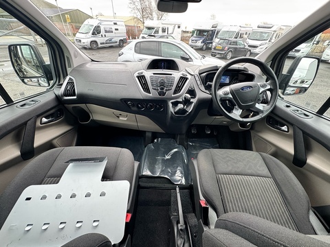 Terrier Ford Tourneo Custom 300 2.2 TDCi Trend 155ps