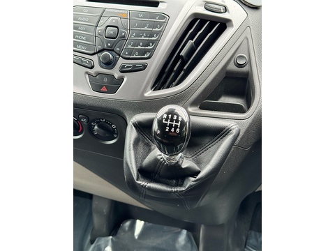 Terrier Ford Tourneo Custom 300 2.2 TDCi Trend 155ps