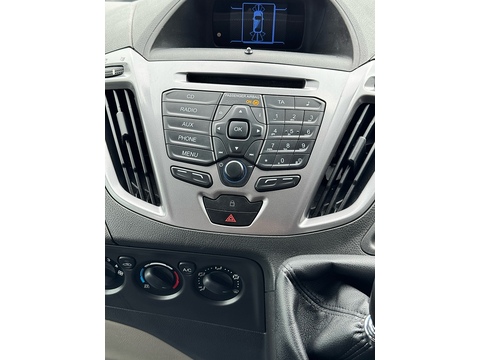 Terrier Ford Tourneo Custom 300 2.2 TDCi Trend 155ps