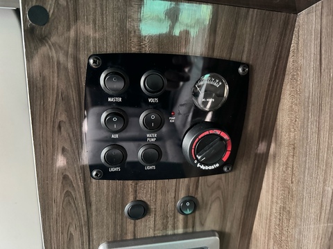 Terrier Ford Tourneo Custom 300 2.2 TDCi Trend 155ps