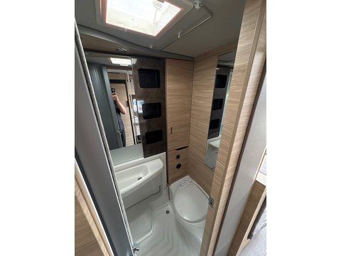 MAN TGE 3.180 2.0 BiTDI AUTOMATIC 2.2 3dr Motorhome Automatic Diesel