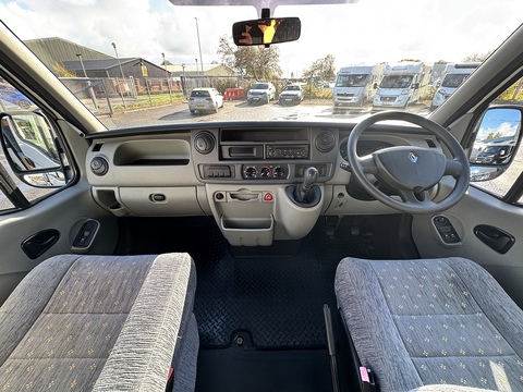 Nu Venture  Caletta Renault Master 2.5 CDI TD 35 Panel Van 2.5 Manual Diesel