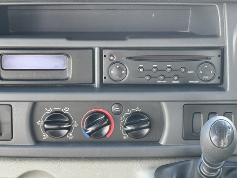 Nu Venture  Caletta Renault Master 2.5 CDI TD 35 Panel Van 2.5 Manual Diesel