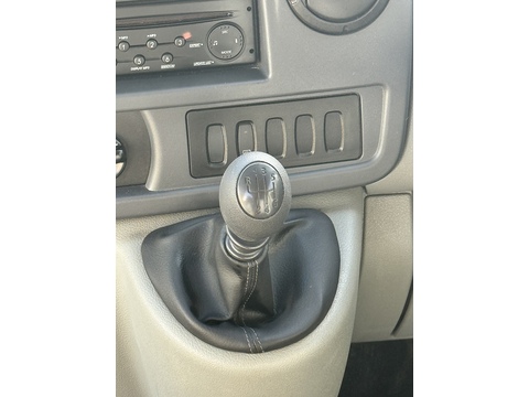 Nu Venture  Caletta Renault Master 2.5 CDI TD 35 Panel Van 2.5 Manual Diesel