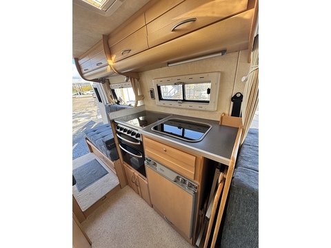 Nu Venture  Caletta Renault Master 2.5 CDI TD 35 Panel Van 2.5 Manual Diesel