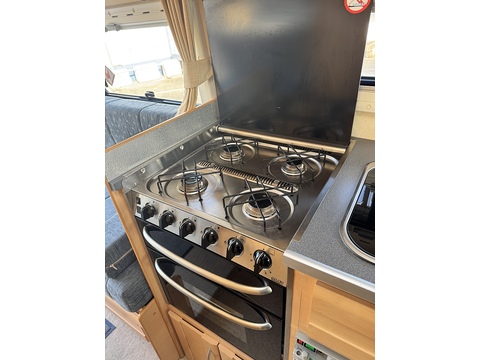 Nu Venture  Caletta Renault Master 2.5 CDI TD 35 Panel Van 2.5 Manual Diesel