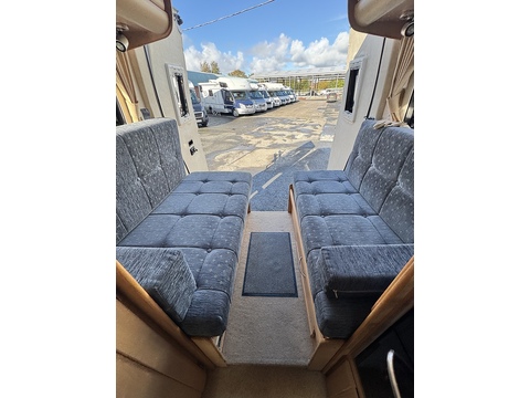 Nu Venture  Caletta Renault Master 2.5 CDI TD 35 Panel Van 2.5 Manual Diesel