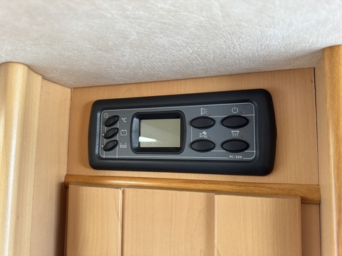 Nu Venture  Caletta Renault Master 2.5 CDI TD 35 Panel Van 2.5 Manual Diesel