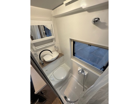 Leisure-Treka EB Elite Peugeot Boxer 2.2 HDI