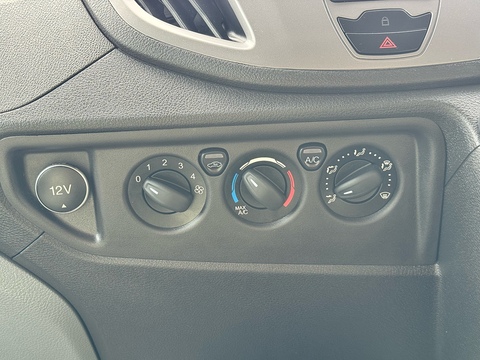 Titanium 767 GA Ford Transit 2.0 TDCI 170 AUTO
