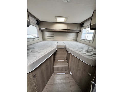 Titanium 767 GA Ford Transit 2.0 TDCI 170 AUTO