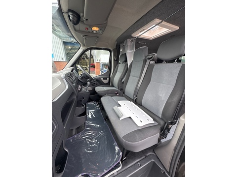 dCi 28 Business Panel Van 2.3 Automatic Diesel