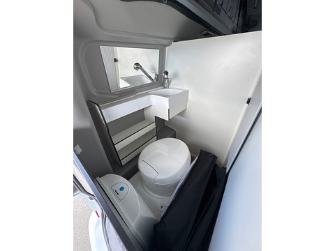 P/57+ Ford Tourneo 2.0