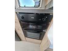 Elddis Supreme 185 Peugeot Boxer 2.0 BlueHDi 335