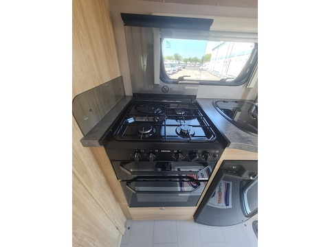 Elddis Autoquest 115 Peugeot Boxer 2.2 HDI