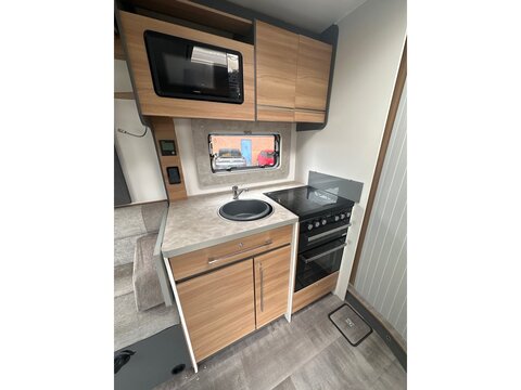 Adamo 69-4 Ford Transit 2.0 TDCI