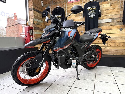 125 Naked 125 Manual Petrol