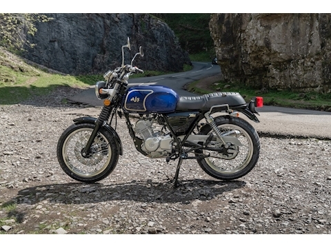 125 Naked 125 Manual Petrol