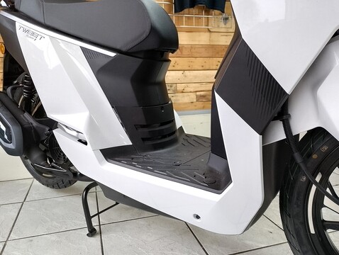 125 125 SCOOTER AUTOMATIC PETROL