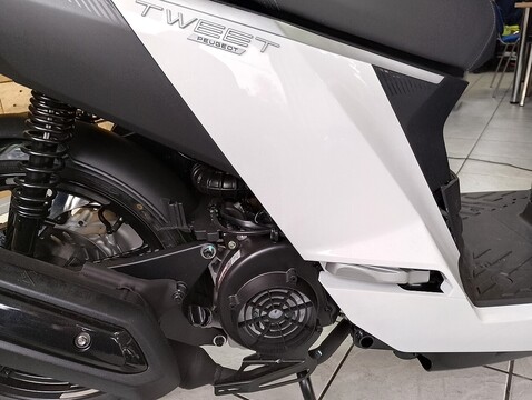 125 125 SCOOTER AUTOMATIC PETROL