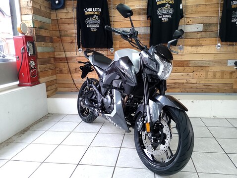 125 Naked 125 Manual Petrol