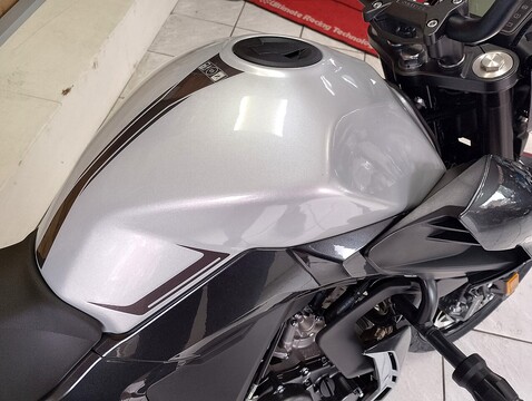 125 Naked 125 Manual Petrol