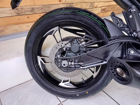 125 Naked 125 Manual Petrol