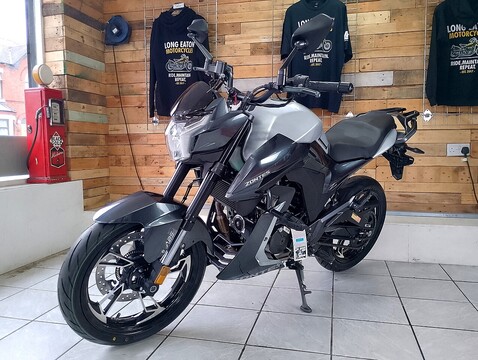 125 Naked 125 Manual Petrol