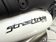 Triumph Street Triple 675  