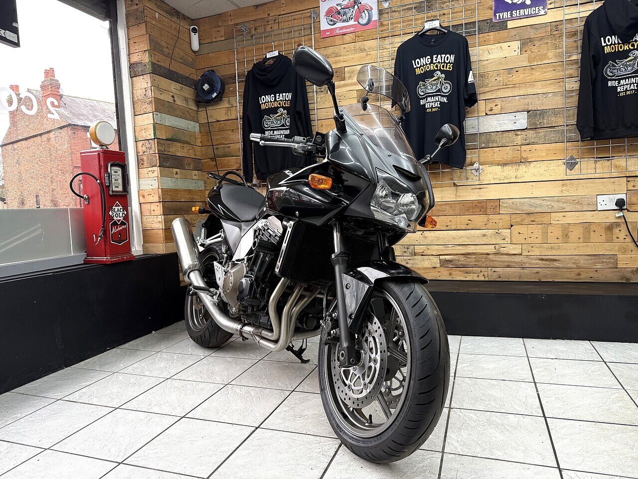 Kawasaki 750 Naked Manual Petrol