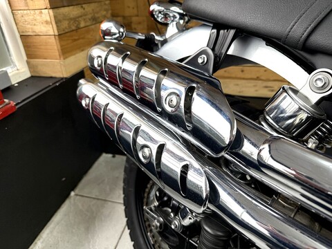 865 Roadster/Retro Manual Petrol