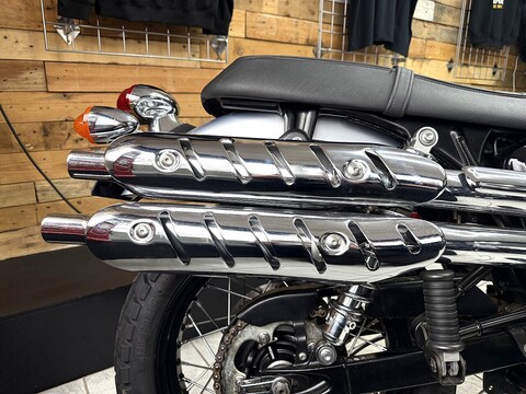 865 Roadster/Retro Manual Petrol