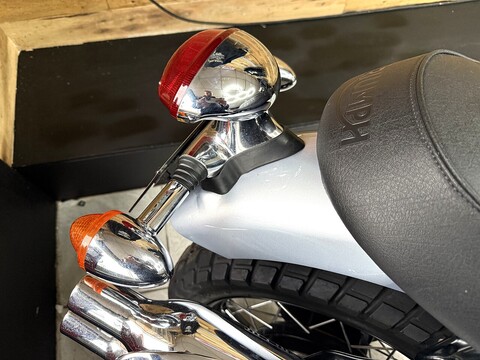 865 Roadster/Retro Manual Petrol