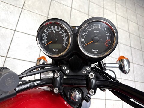 865 Roadster/Retro Manual Petrol