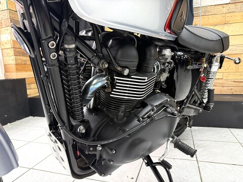 865 Roadster/Retro Manual Petrol