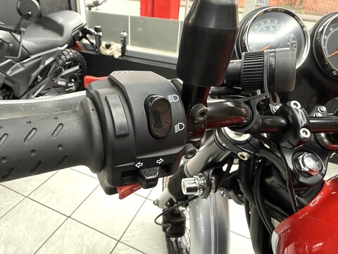 865 Roadster/Retro Manual Petrol