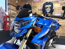 Suzuki GSR750  