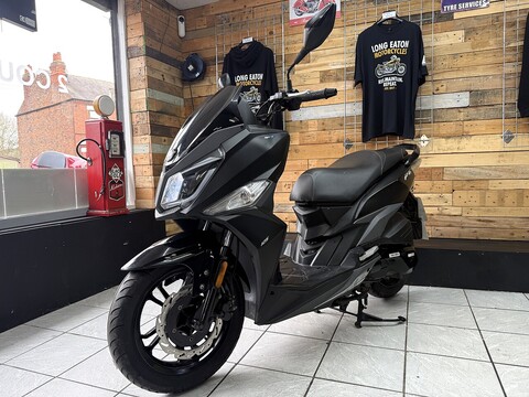 125 AC Scooter Petrol CVT Euro 5 (10 ps)