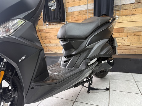 125 AC Scooter Petrol CVT Euro 5 (10 ps)
