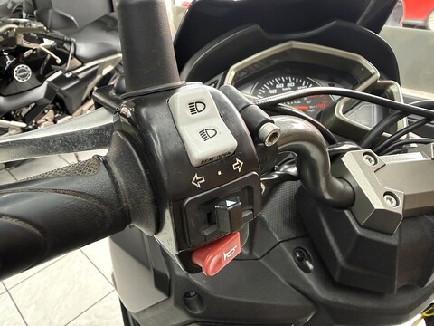 125 AC Scooter Petrol CVT Euro 5 (10 ps)