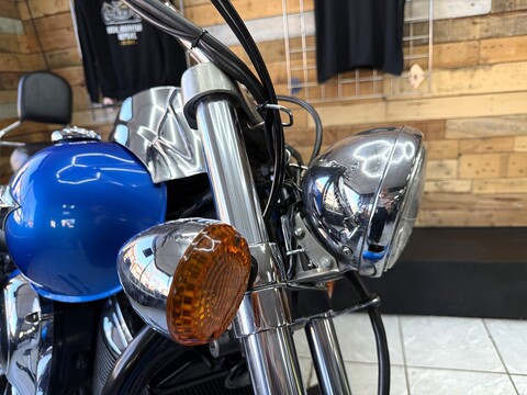 900 Custom Cruiser Manual Petrol
