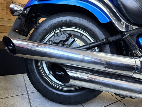 900 Custom Cruiser Manual Petrol