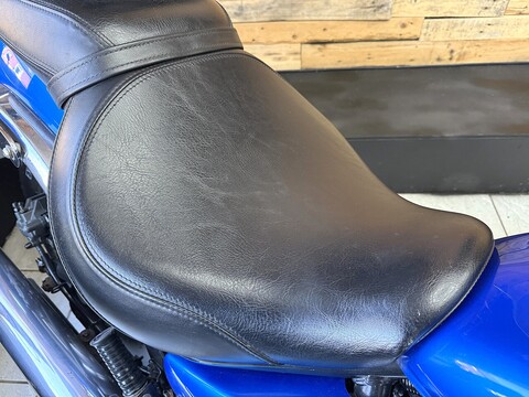 900 Custom Cruiser Manual Petrol