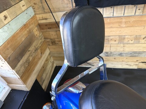 900 Custom Cruiser Manual Petrol